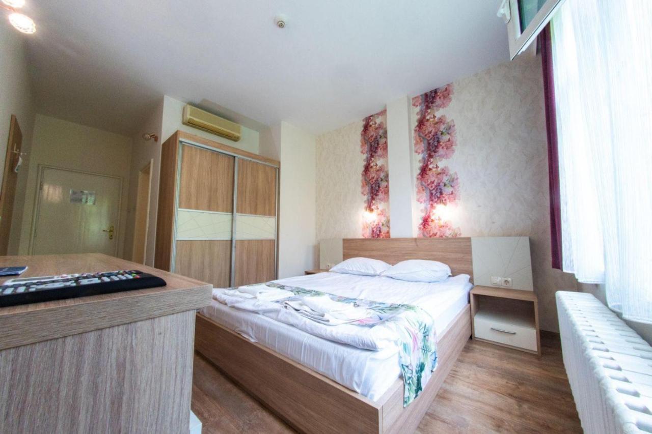 Hotel Ezeroto Стара-Заґора Екстер'єр фото