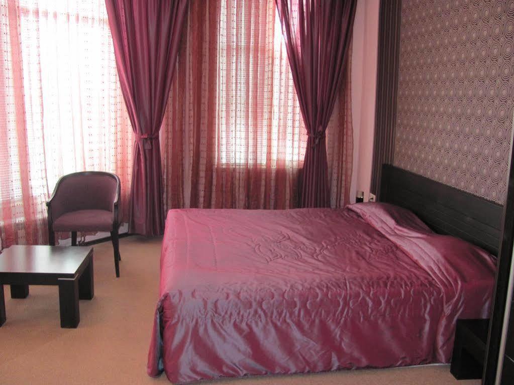 Hotel Ezeroto Стара-Заґора Екстер'єр фото