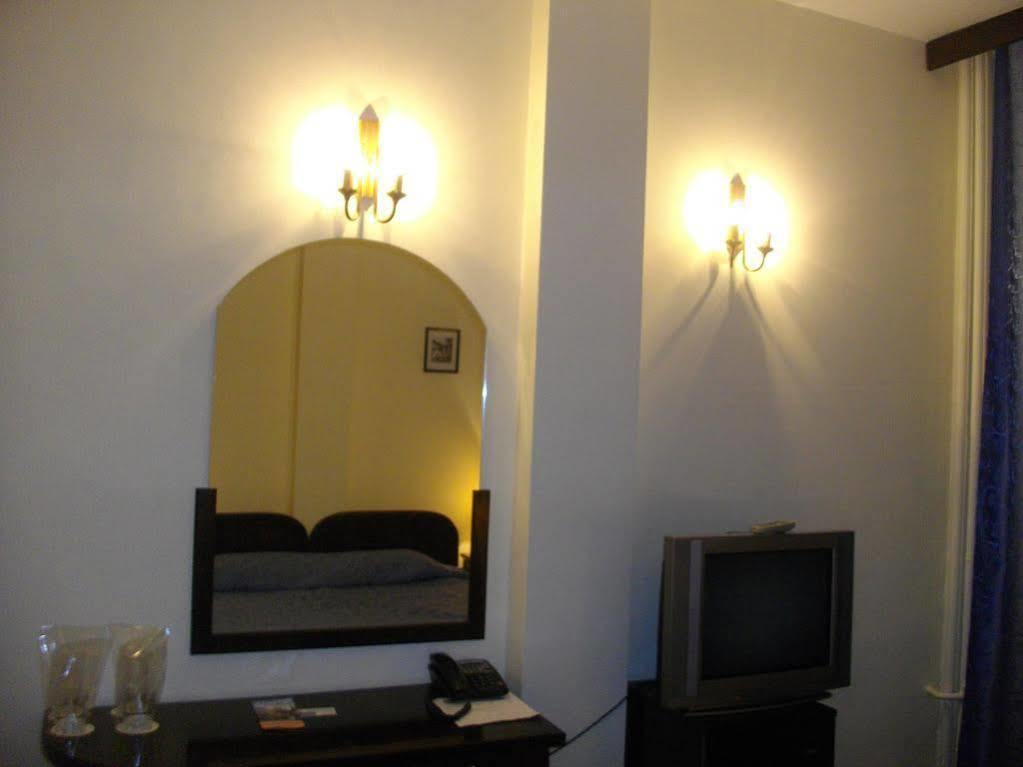 Hotel Ezeroto Стара-Заґора Екстер'єр фото