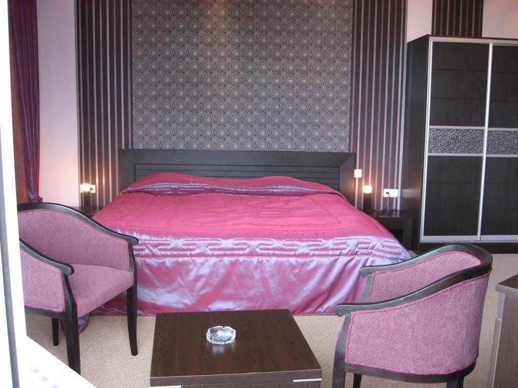Hotel Ezeroto Стара-Заґора Екстер'єр фото