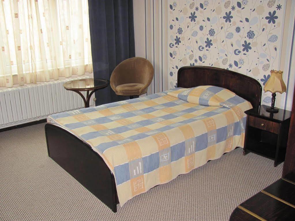 Hotel Ezeroto Стара-Заґора Екстер'єр фото