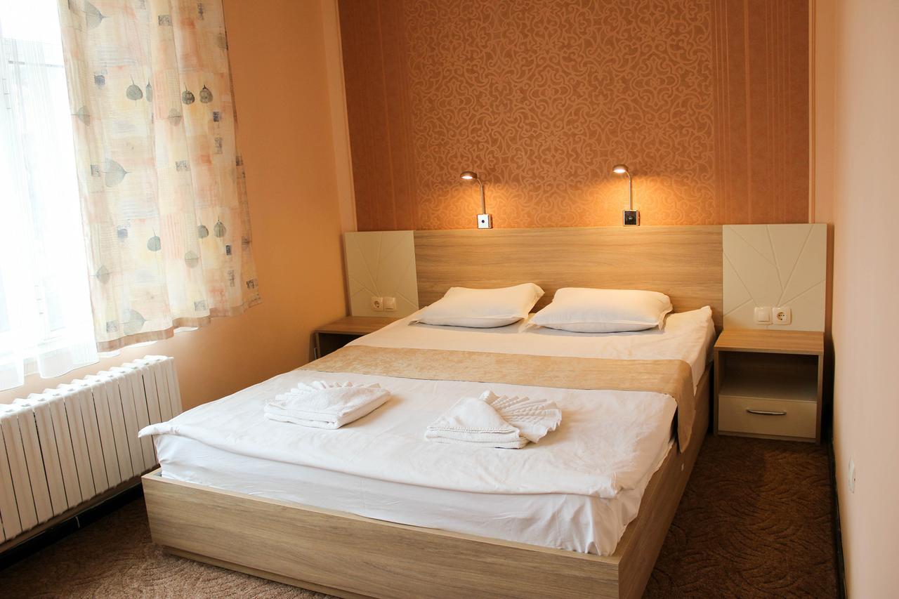 Hotel Ezeroto Стара-Заґора Екстер'єр фото